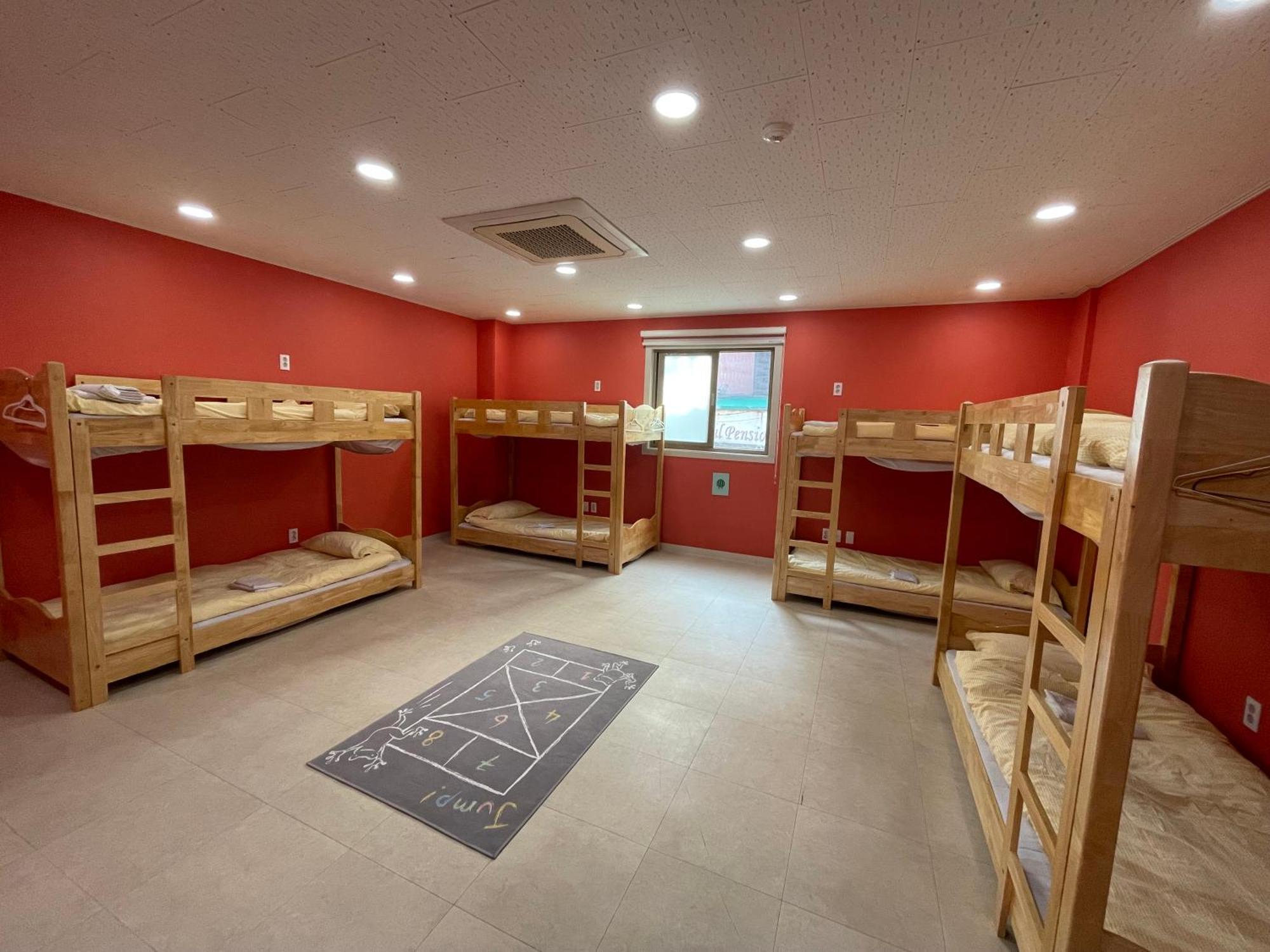Jeju Airport Hostel Yesjun Eksteriør billede