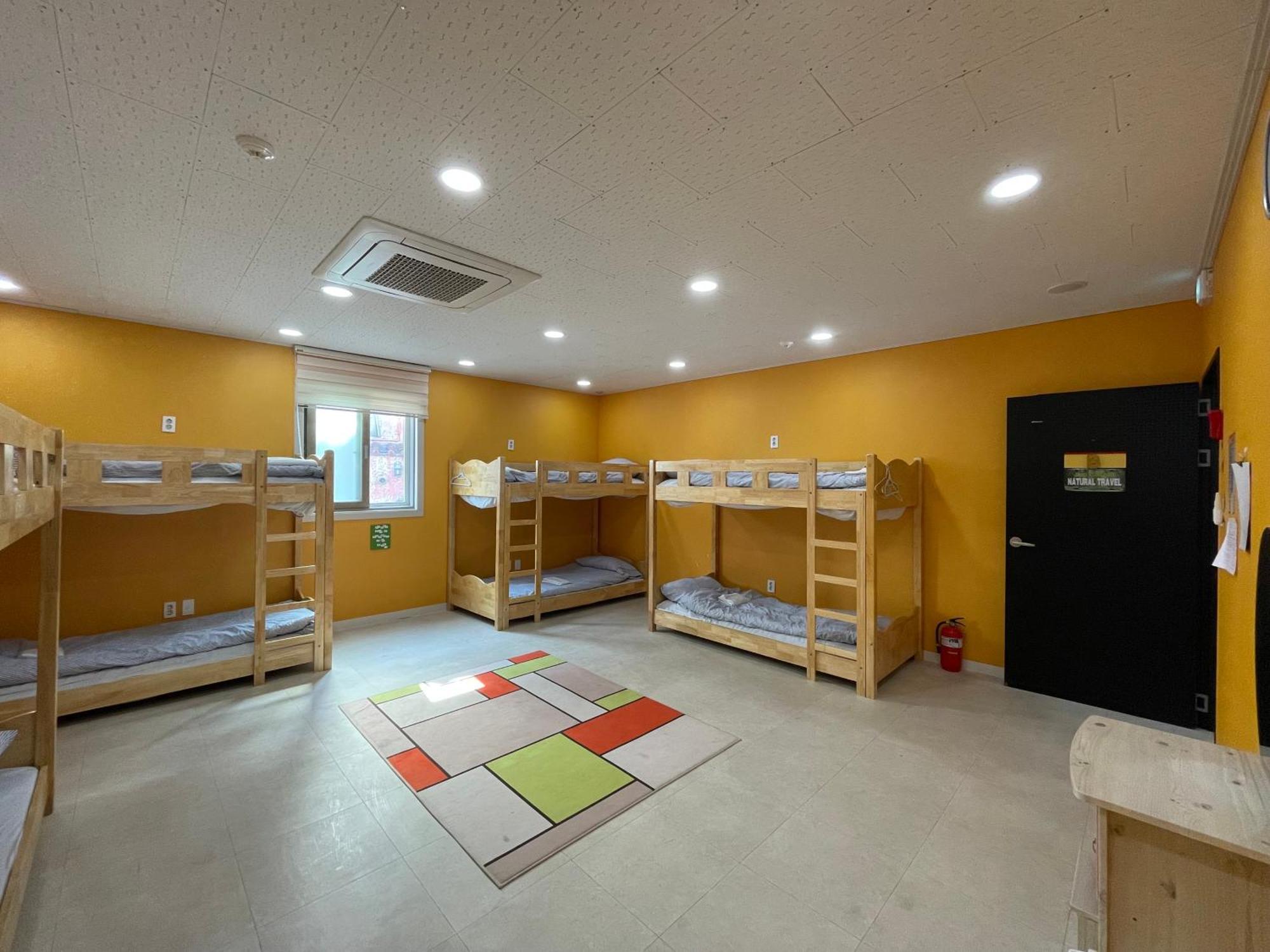 Jeju Airport Hostel Yesjun Eksteriør billede