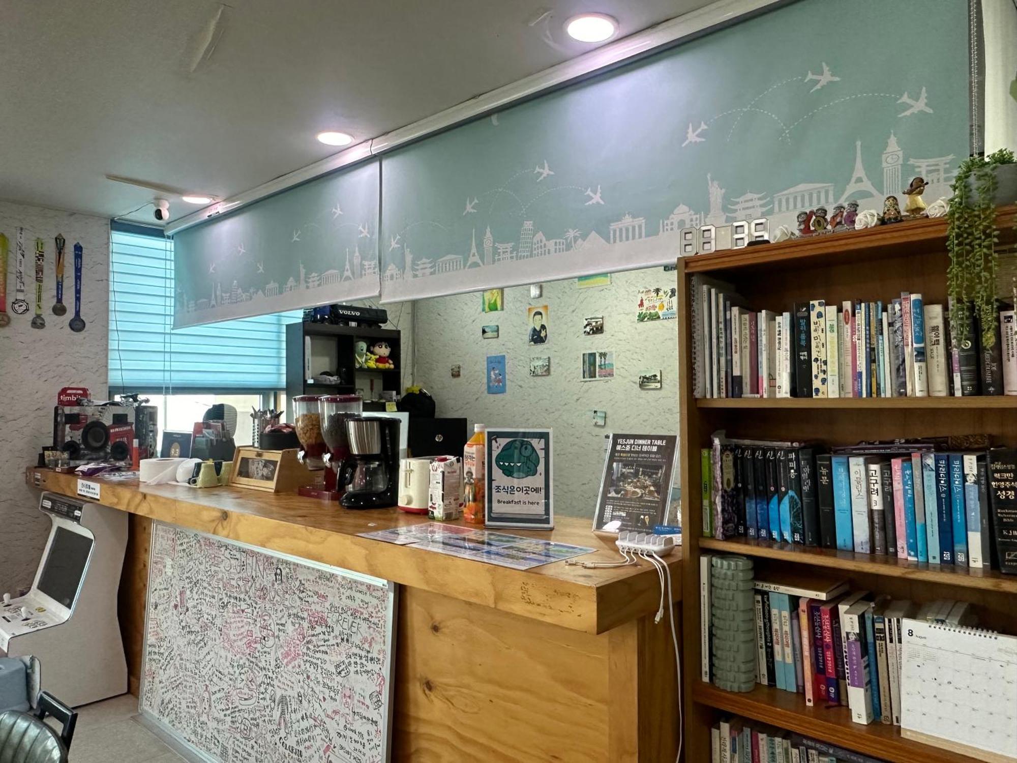 Jeju Airport Hostel Yesjun Eksteriør billede